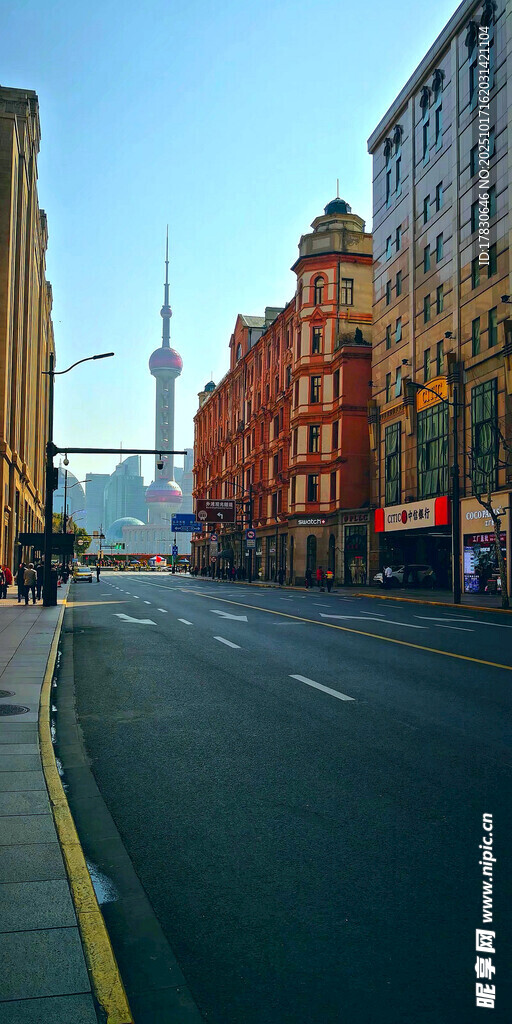 上海街道旁的特色建筑