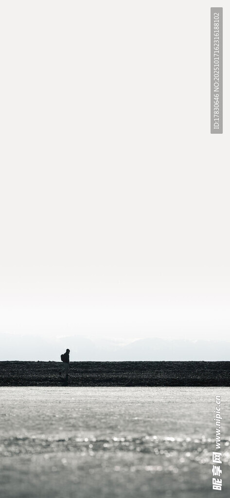 海边孤独身影