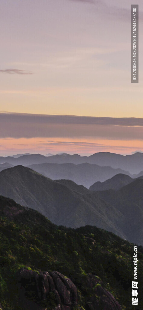 山间暮色美景