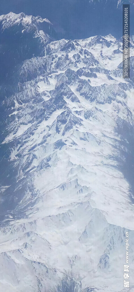 高空俯瞰洁白云海景观