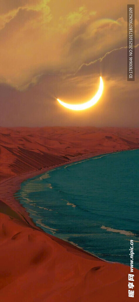 沙漠湖畔的梦幻新月夜景