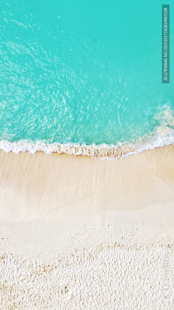 美丽海滩清澈海水与细沙