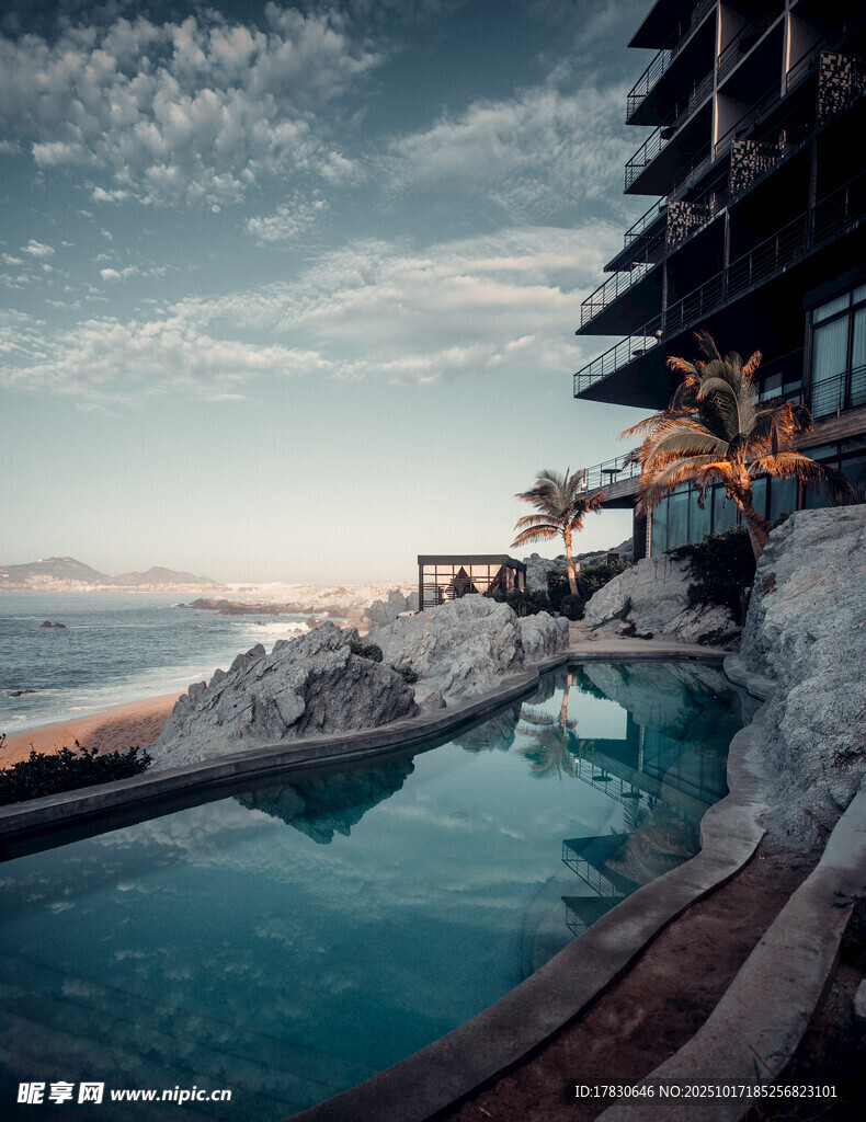 海边度假酒店泳池美景
