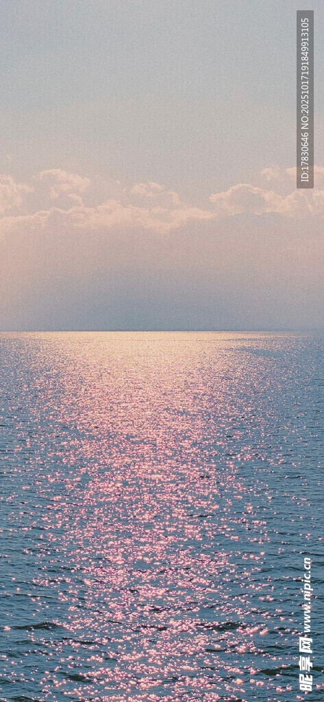 海面阳光闪耀的美丽景象