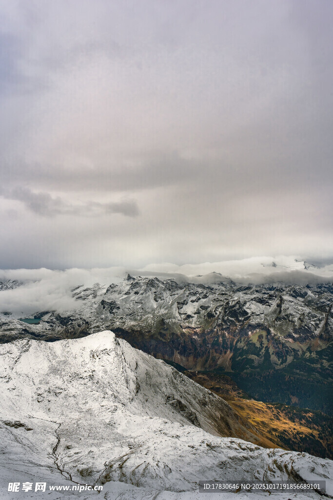 雪山壮丽景观