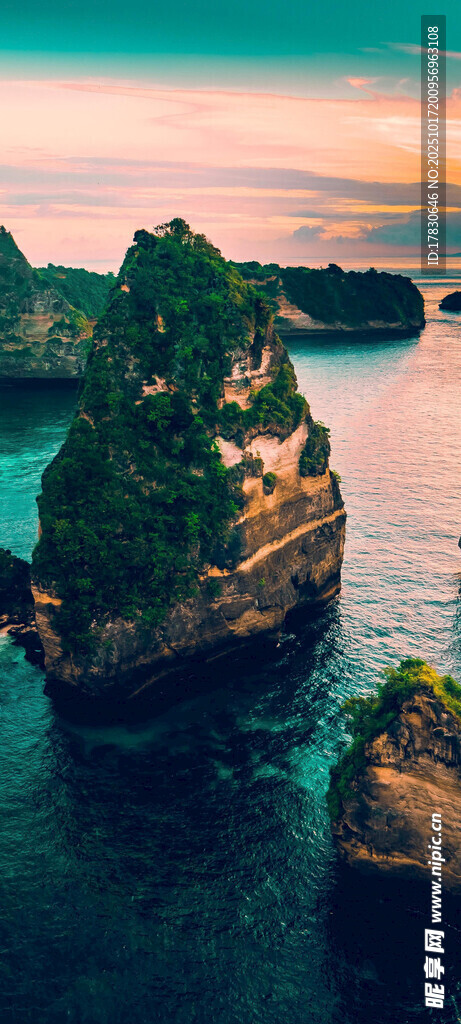 海上奇岩美景