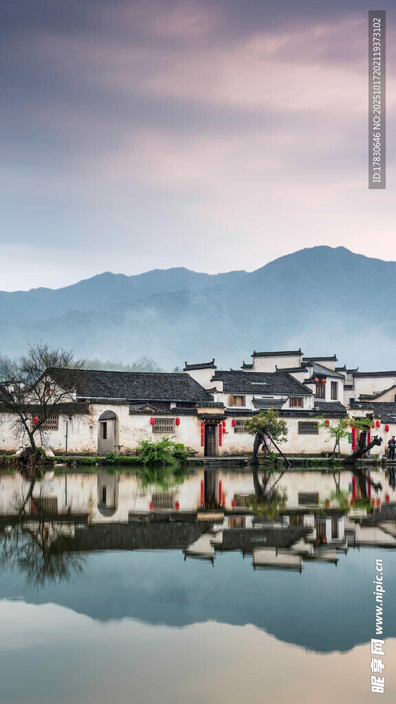 江南水乡古建筑倒影美景