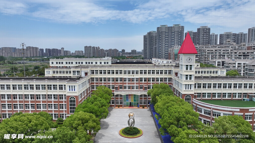 俯瞰美丽校园建筑景观