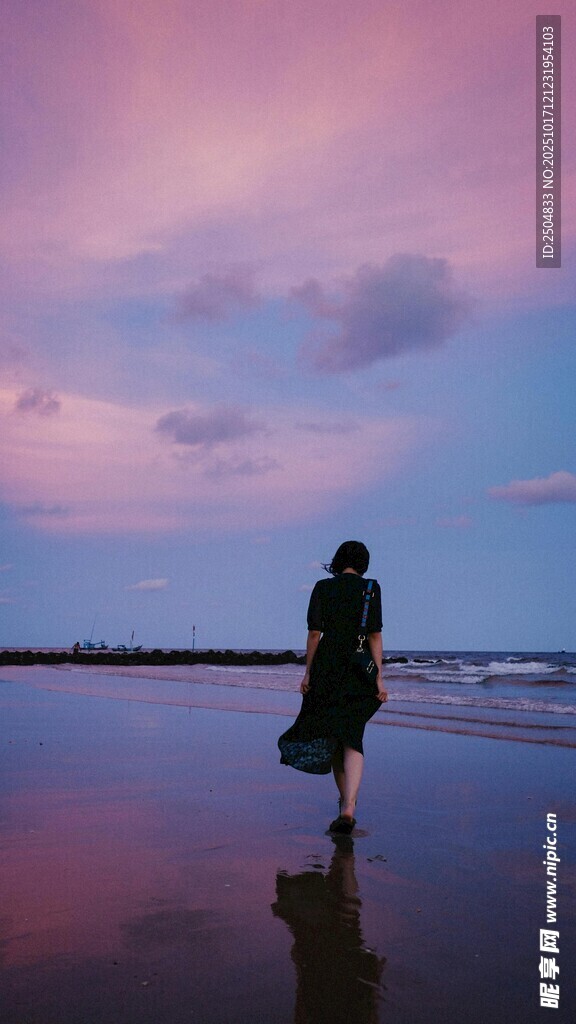 海边独行者的浪漫黄昏