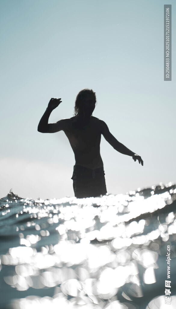 海边人物剪影 舞动身姿