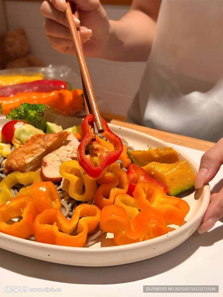 蔬菜拌面