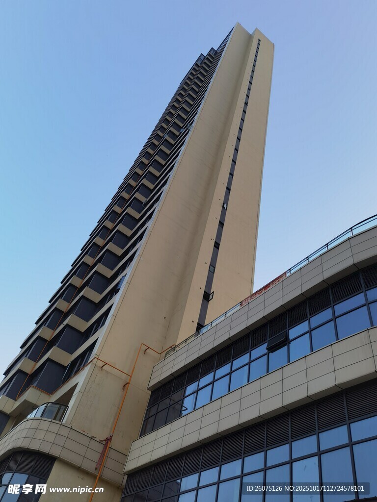 现代高楼建筑外观特写