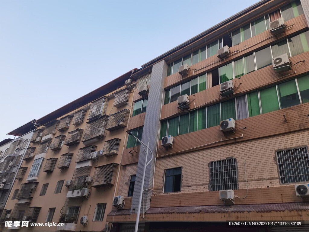 老旧居民楼外观景象