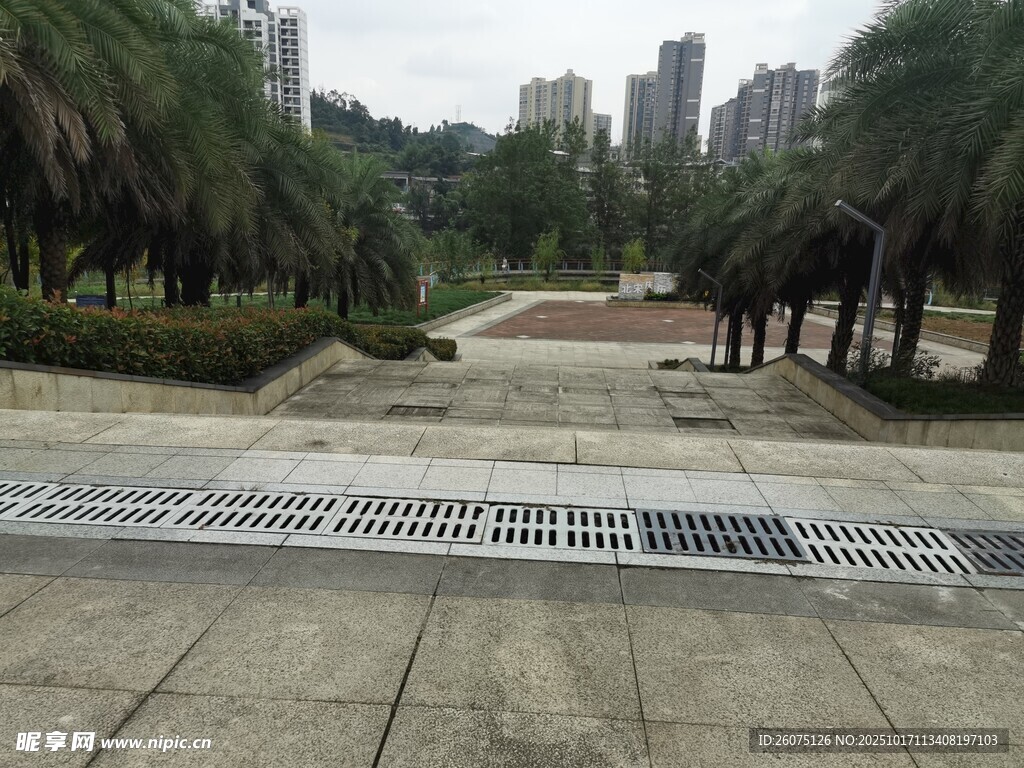 城市公园中的休闲步道