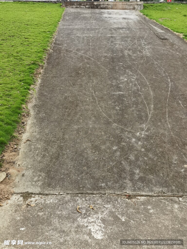 户外水泥路面场景
