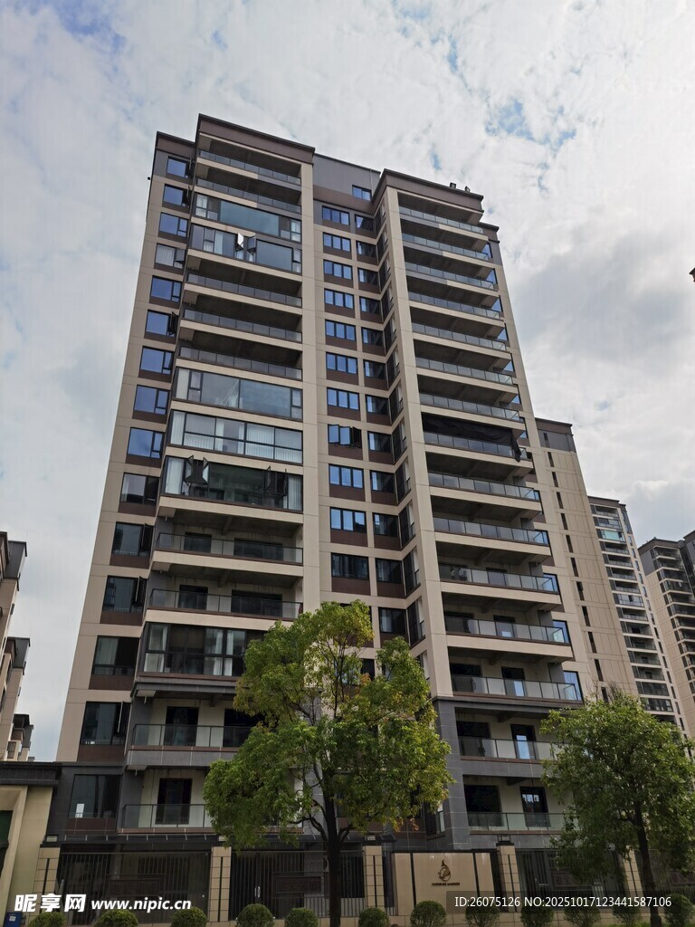 现代高层住宅楼景观