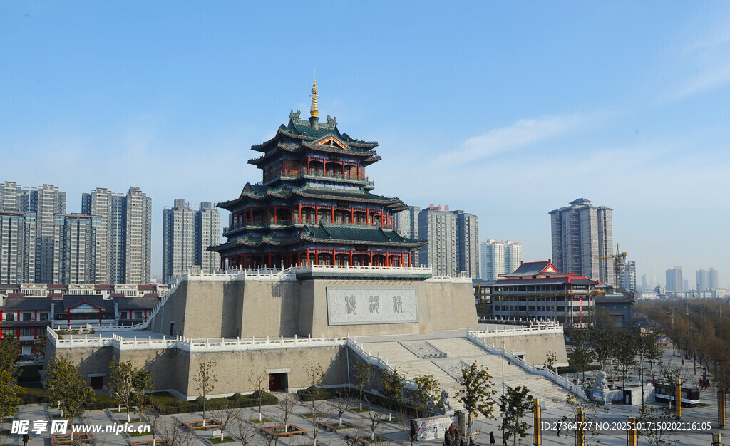城市中的古典楼阁建筑