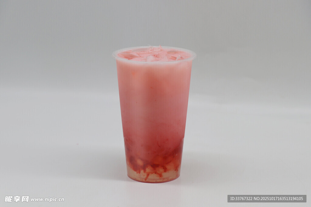草莓牛乳茶 