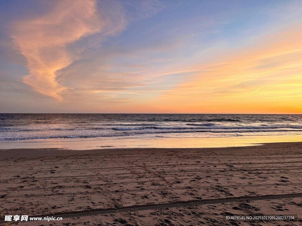 海边绝美日落沙滩风景