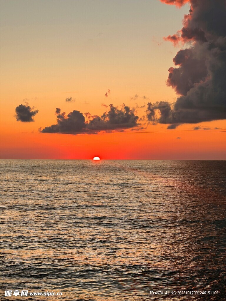海上日落美景