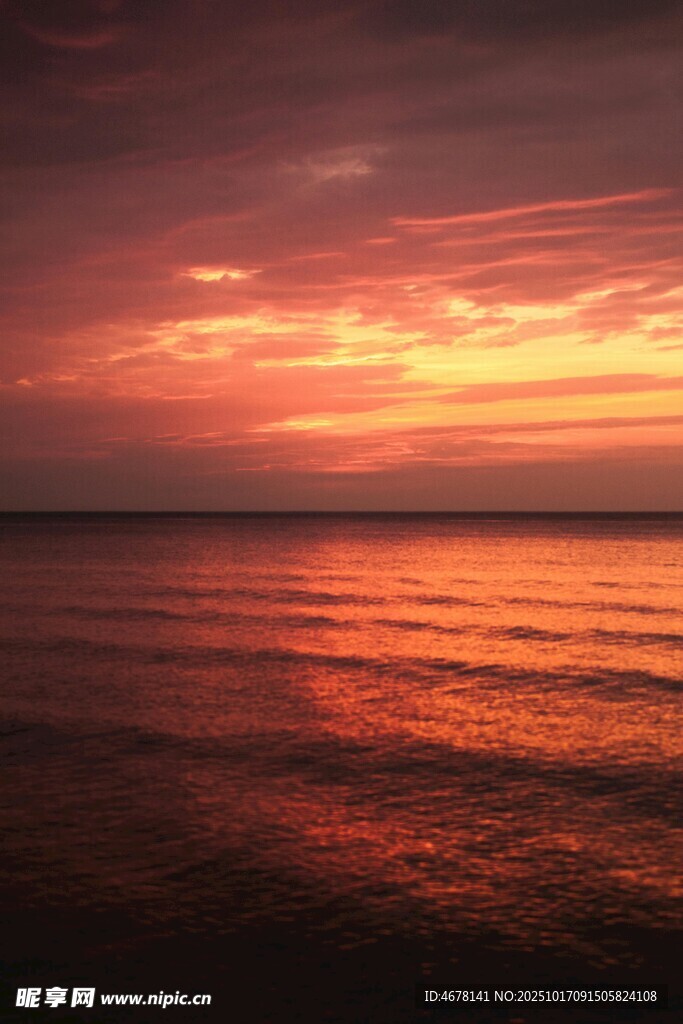 海上绝美日落景观