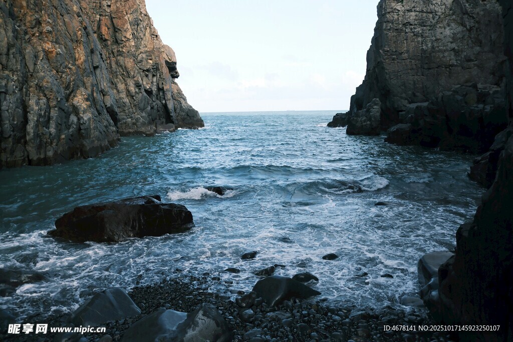 海岸间的壮阔海景