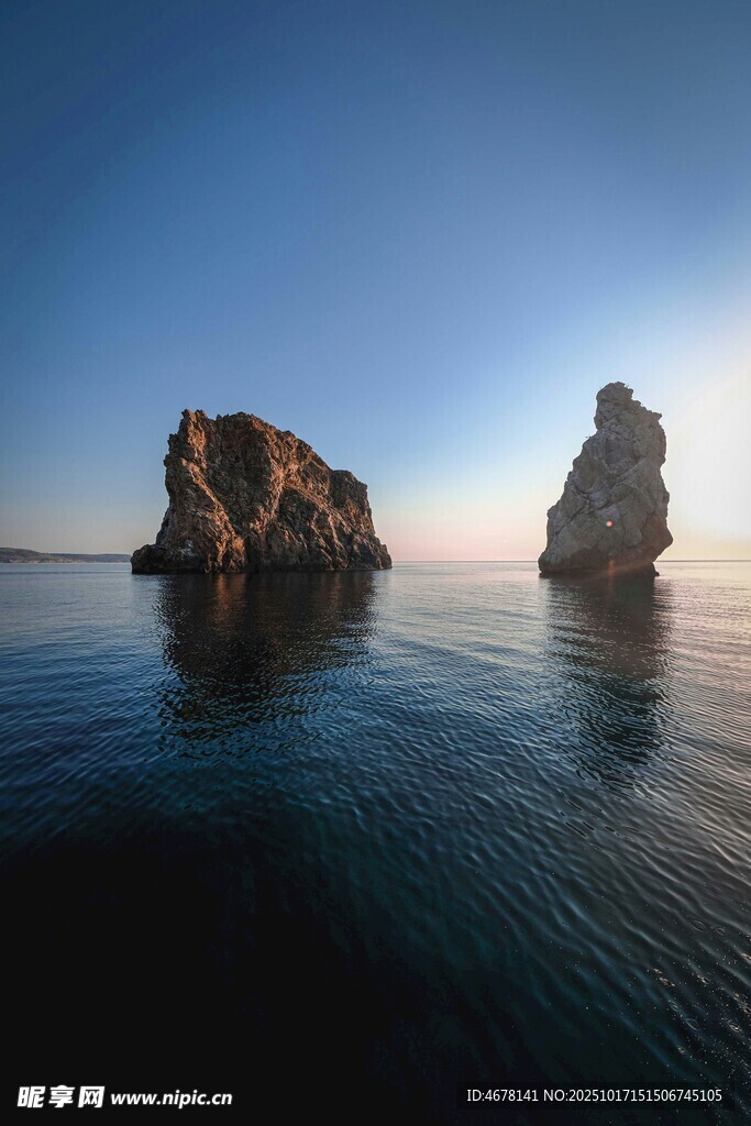 海上双岩的壮丽景观