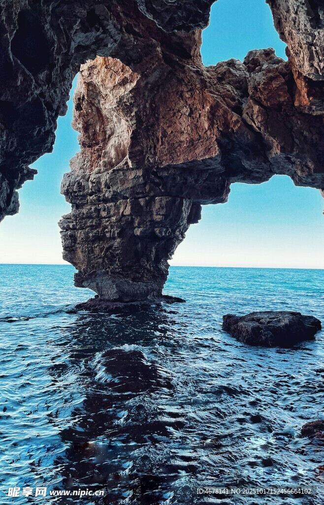海边奇特岩石景观
