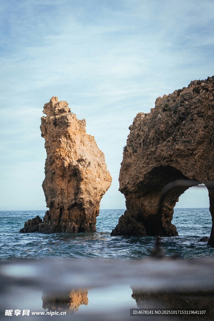 海边奇特岩石景观