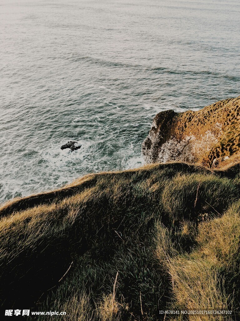 海边岩石景致