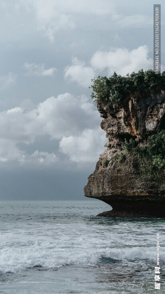 海边悬崖景观