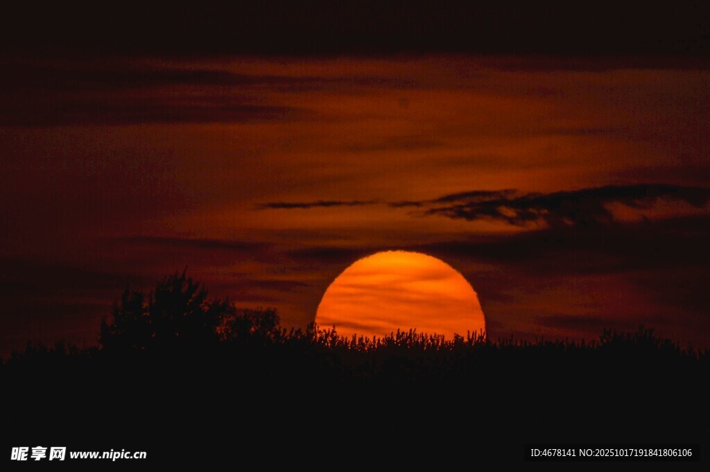 夕阳西下的壮丽景象