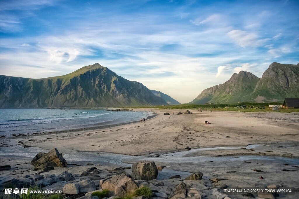 海边山峦美景