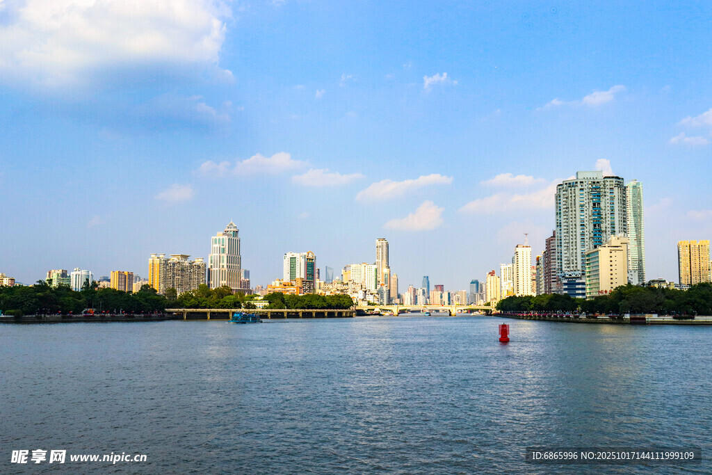 城市河畔风景