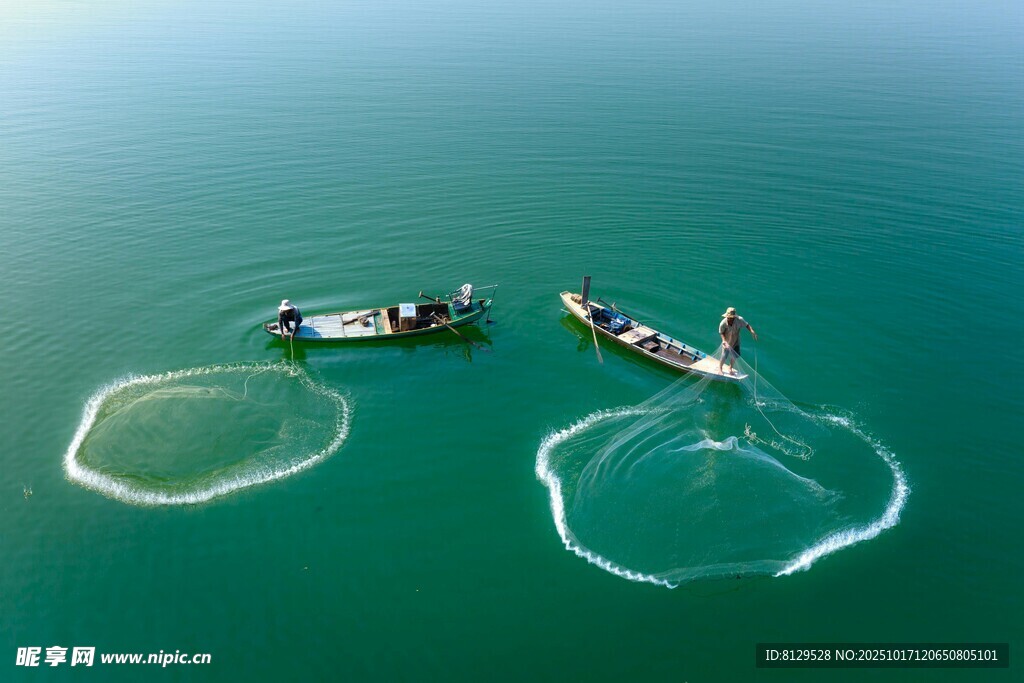海上渔船作业场景