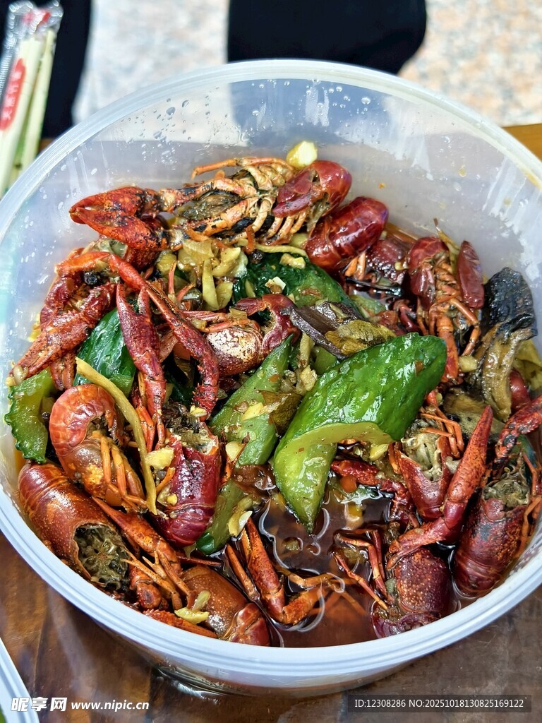 香辣美味小龙虾大盆装