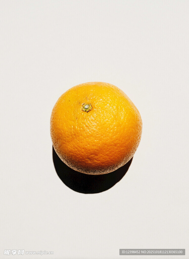 单个橙子特写
