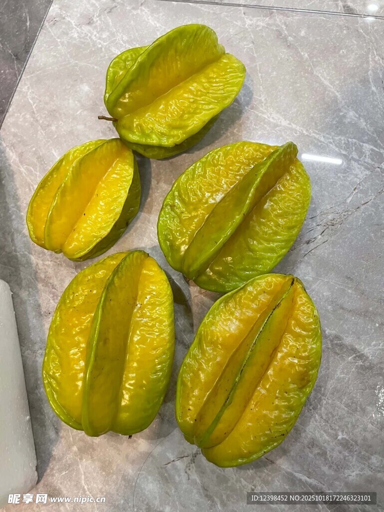 新鲜杨桃切片展示