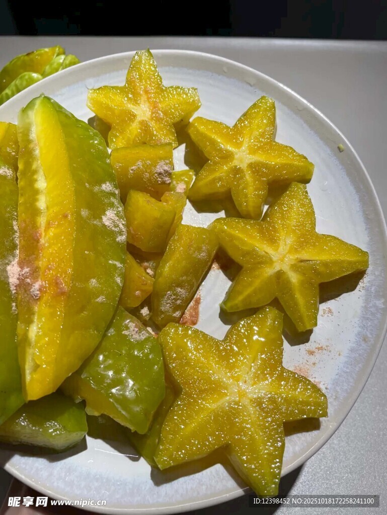 星形杨桃切片摆盘