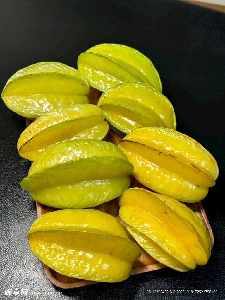 新鲜杨桃切片展示