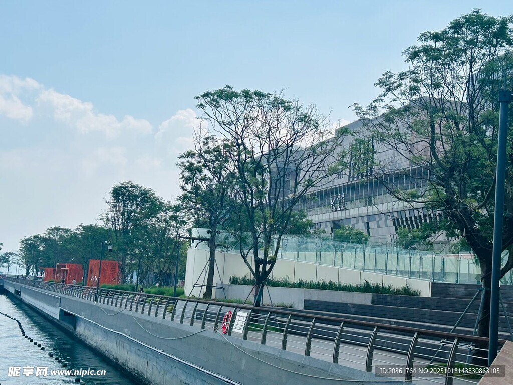河畔步道风光