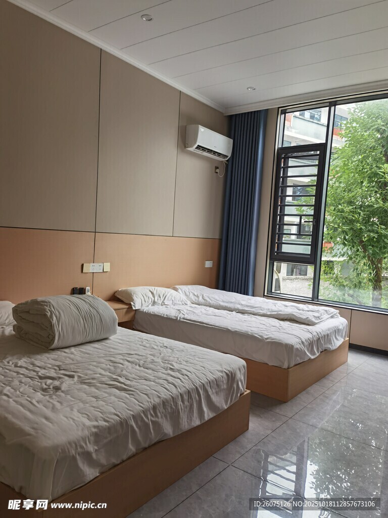 简约双床卧室室内场景
