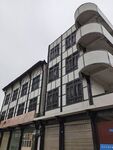 多层现代风格街边建筑
