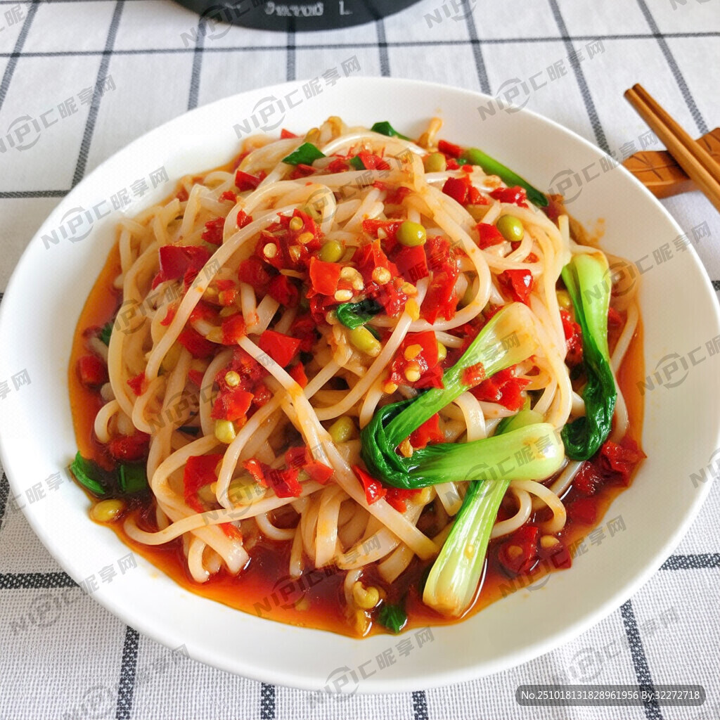 剁椒炒河粉 配菜要多
