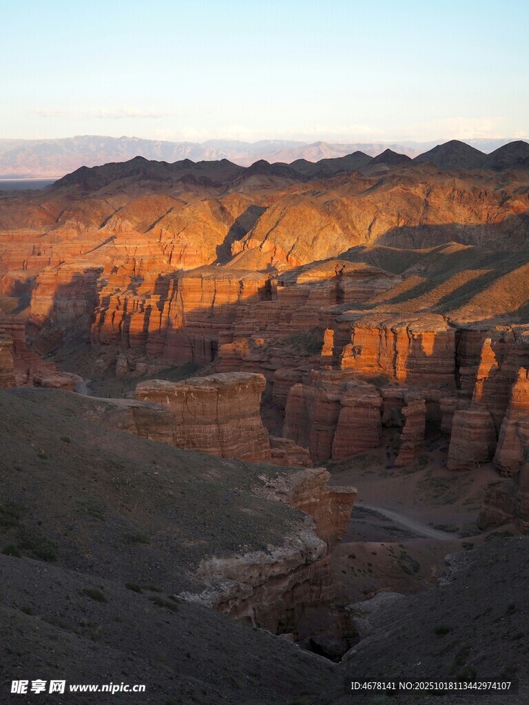 壮丽峡谷日落美景