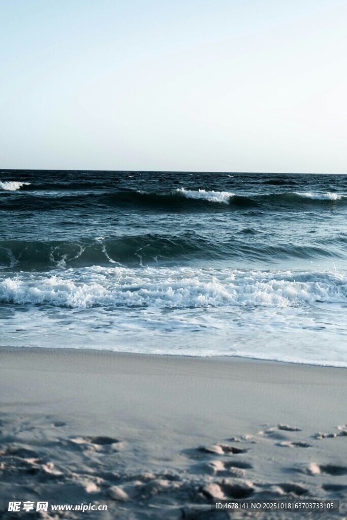 海边沙滩海浪美景