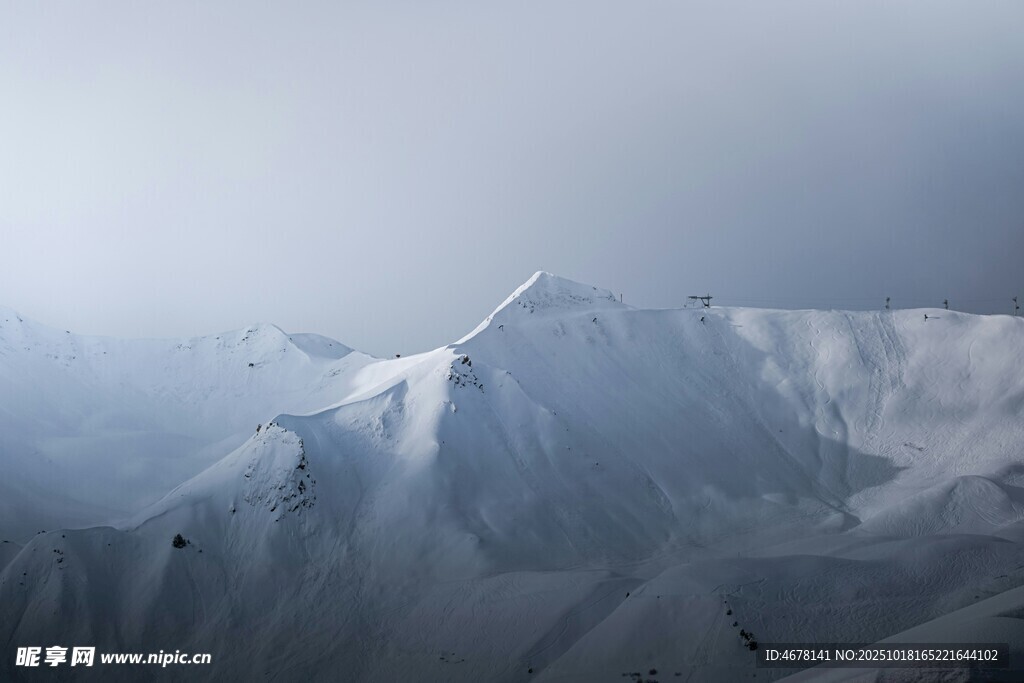 雪山壮丽景观