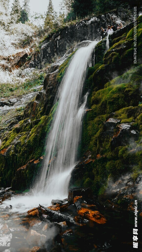 山间瀑布灵动自然之景