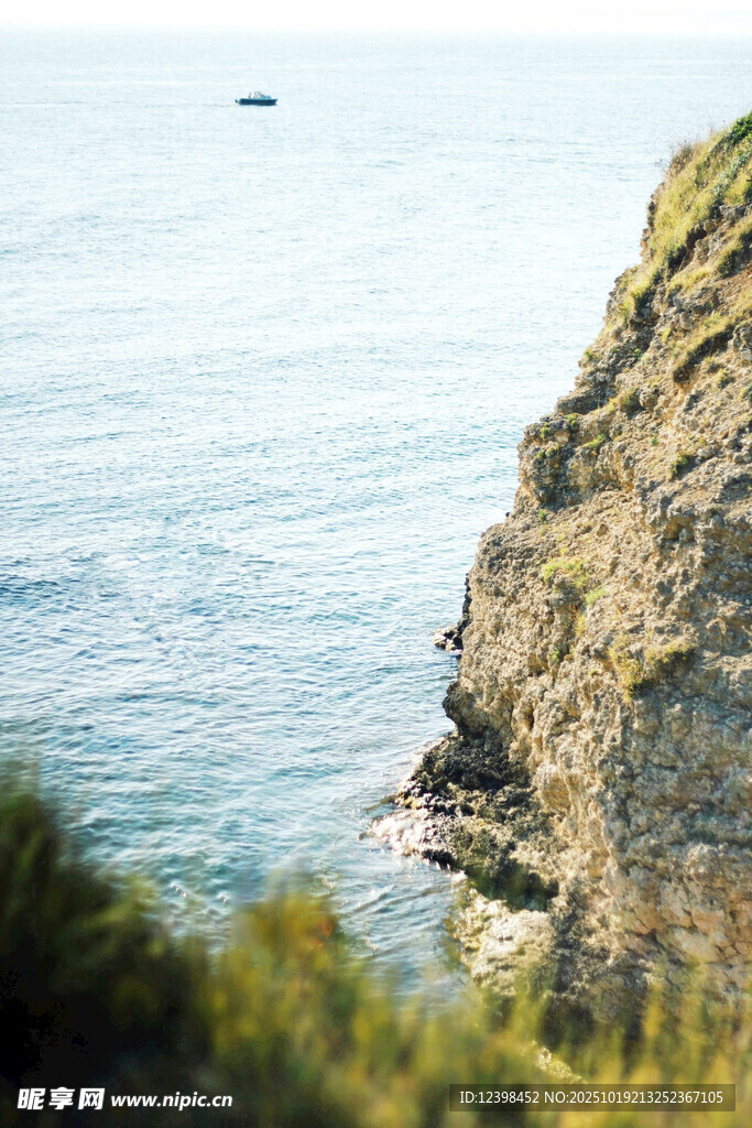 海边悬崖景致