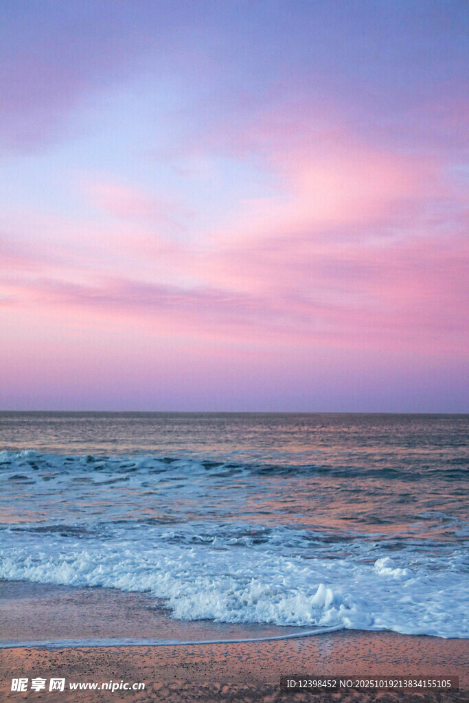 海边梦幻粉紫天空美景